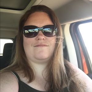 Meet your Posher, Edith